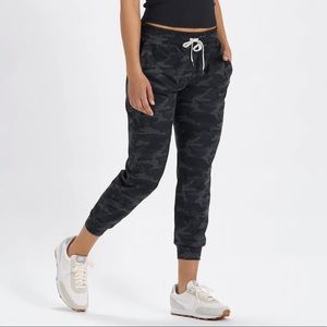 Vuori Performance Joggers